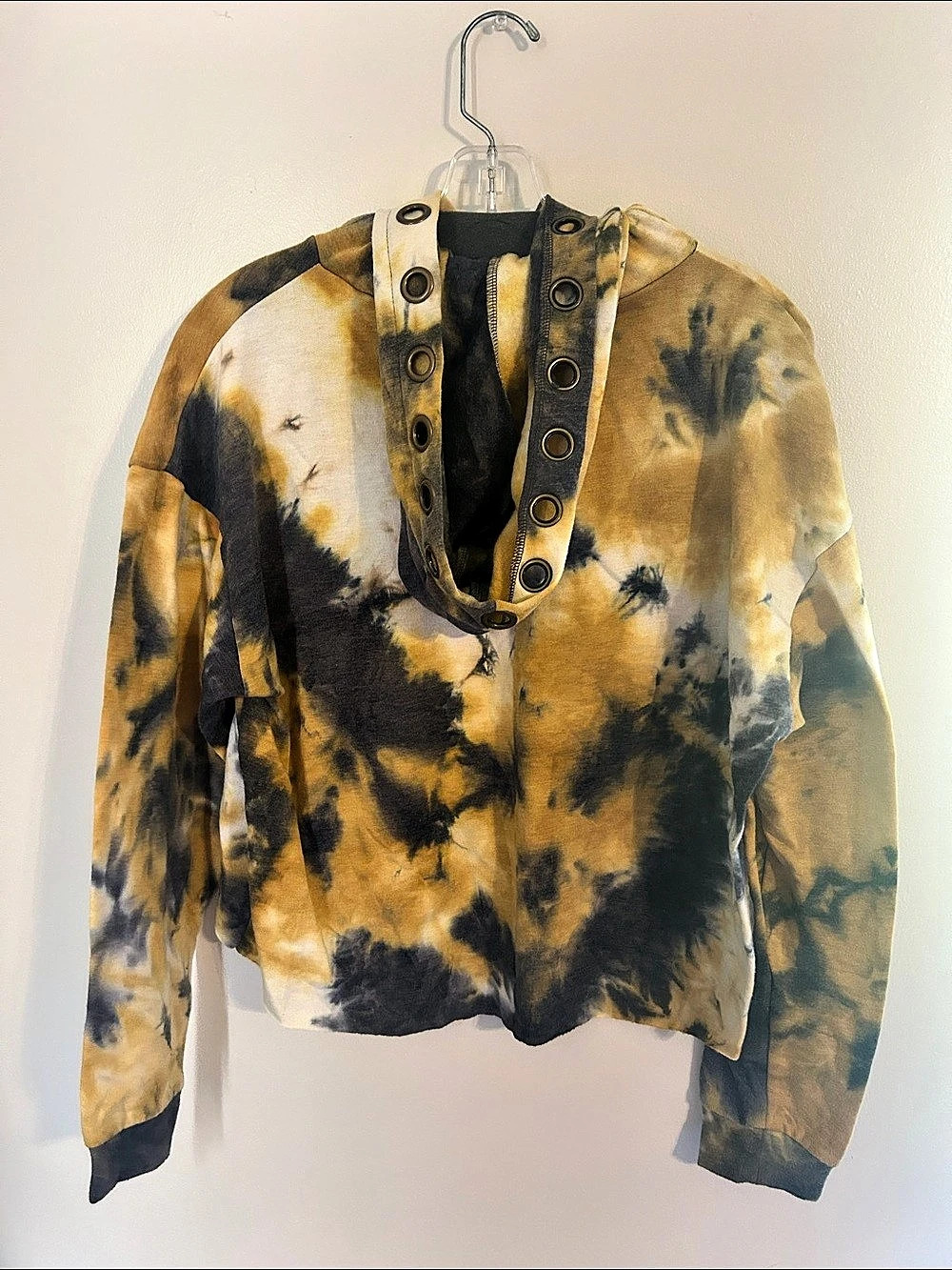 Tie-Dye Cropped Hoodie in Yellow & Black Like New